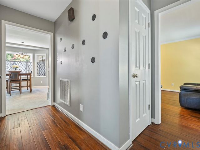 14201 Lyndhurst Dr, Chester, VA 23831