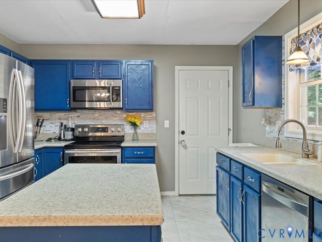14201 Lyndhurst Dr, Chester, VA 23831