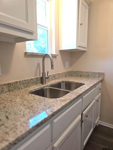 1005 E 9th, Mt Pleasant, TX 75455