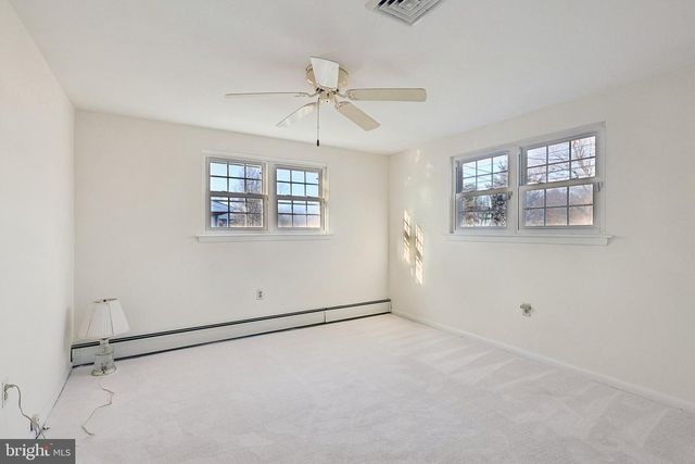 833 VALLEY RD, Warminster, PA 18974