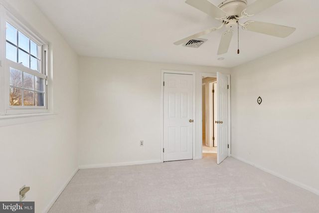 833 VALLEY RD, Warminster, PA 18974