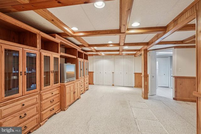 833 VALLEY RD, Warminster, PA 18974