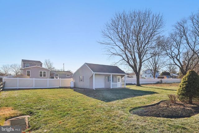 833 VALLEY RD, Warminster, PA 18974