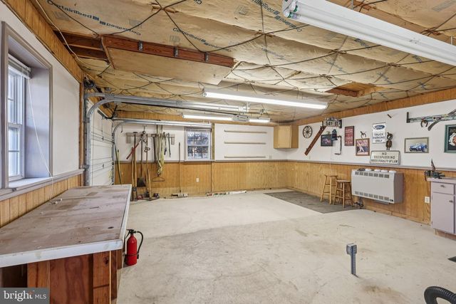 833 VALLEY RD, Warminster, PA 18974