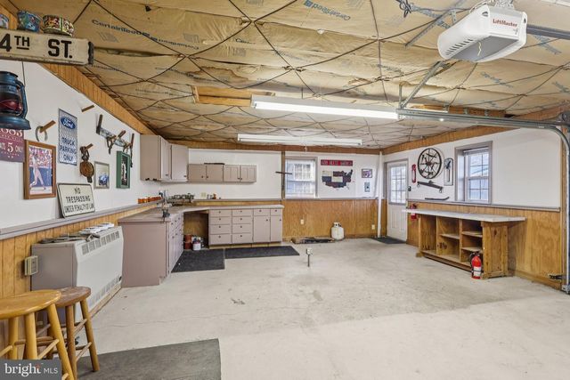 833 VALLEY RD, Warminster, PA 18974