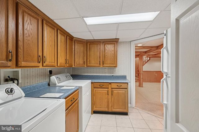 833 VALLEY RD, Warminster, PA 18974