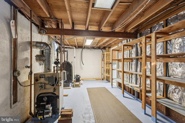 833 VALLEY RD, Warminster, PA 18974