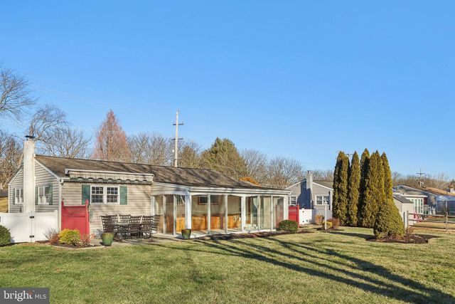 833 VALLEY RD, Warminster, PA 18974