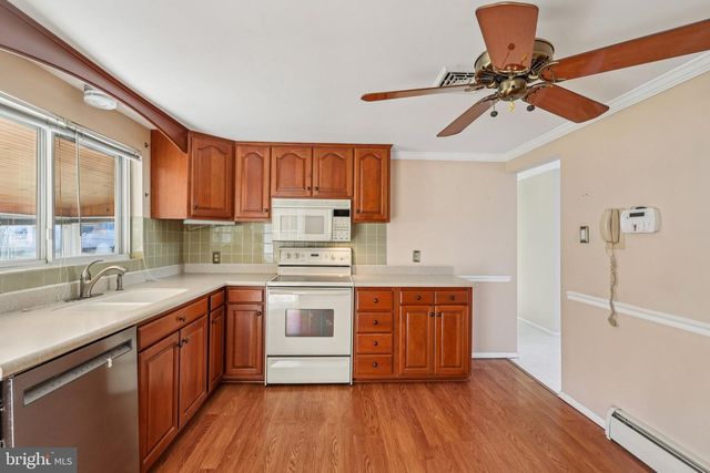 833 VALLEY RD, Warminster, PA 18974