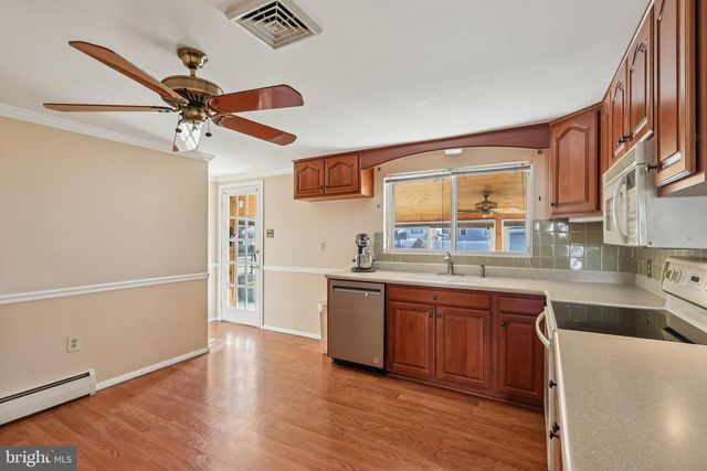 833 VALLEY RD, Warminster, PA 18974