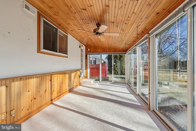 833 VALLEY RD, Warminster, PA 18974