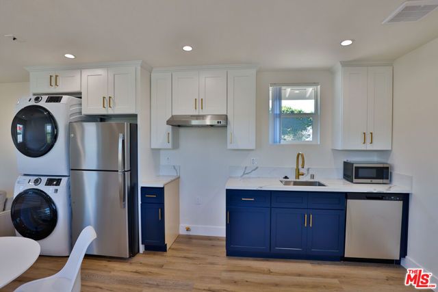 1237 W 25th Street, Los Angeles, CA 90007