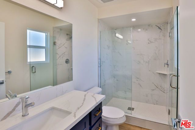 1237 W 25th Street, Los Angeles, CA 90007