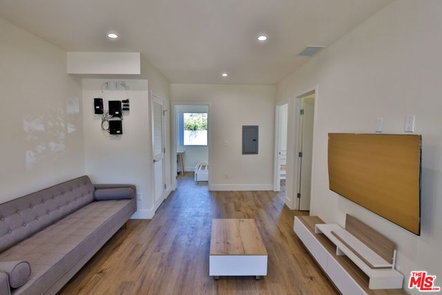 1237 W 25th Street, Los Angeles, CA 90007