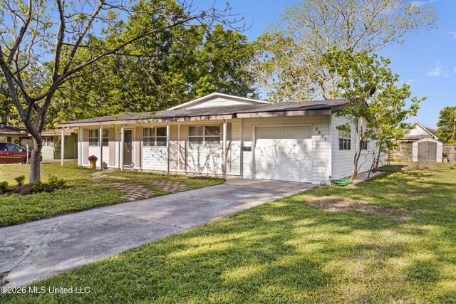 2315 Meadowbrook Street, Pascagoula, MS 39567