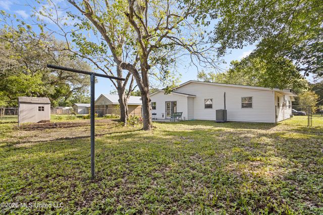 2315 Meadowbrook Street, Pascagoula, MS 39567