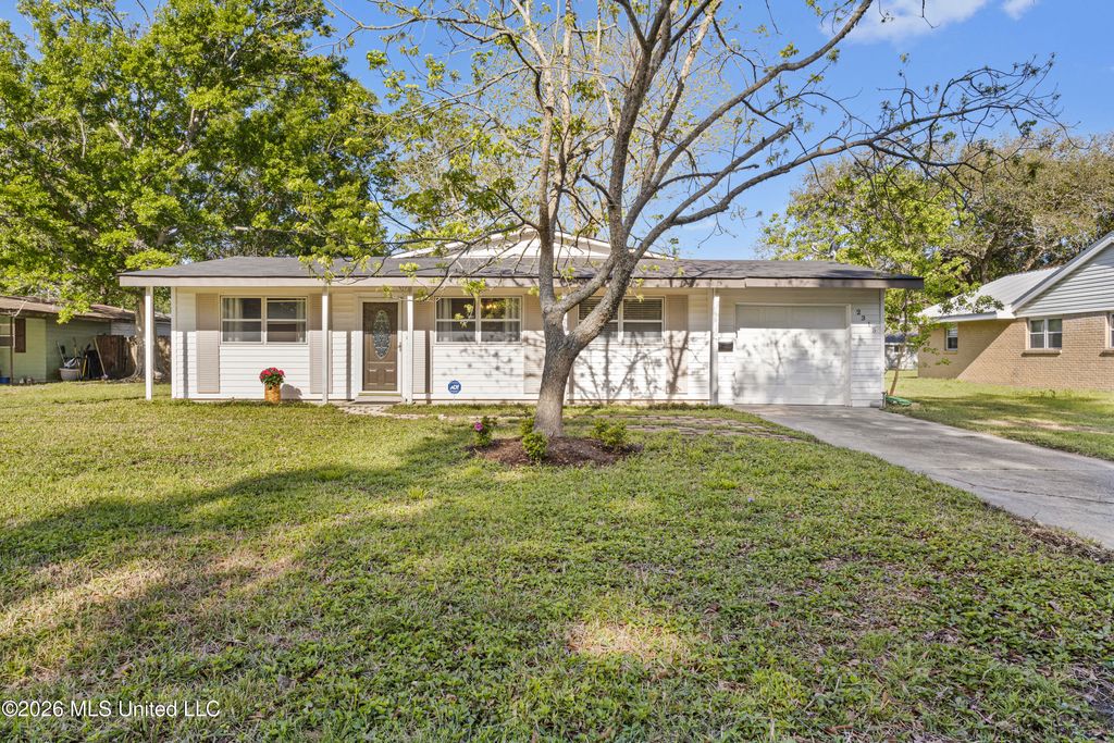 2315 Meadowbrook Street, Pascagoula, MS 39567