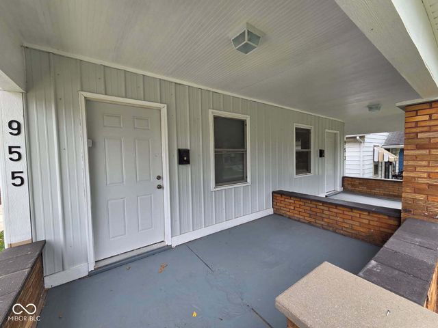 955 N Bosart Avenue, Indianapolis, IN 46201