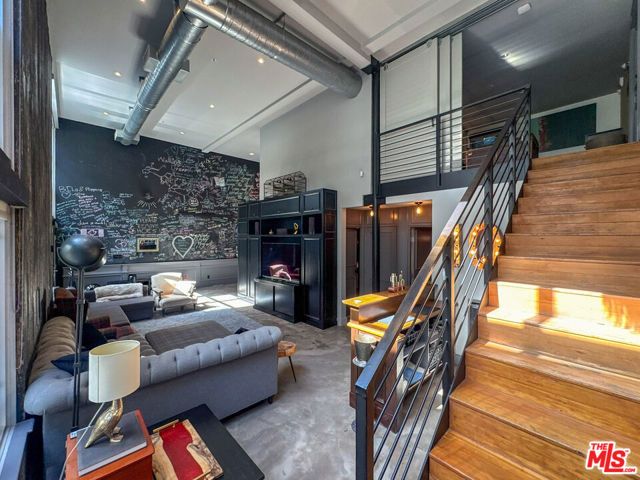 1037 N Laurel Avenue 10, West Hollywood, CA 90046