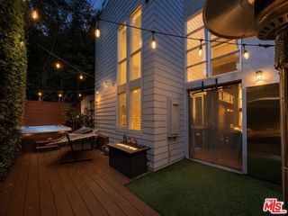 1037 N Laurel Avenue 10, West Hollywood, CA 90046