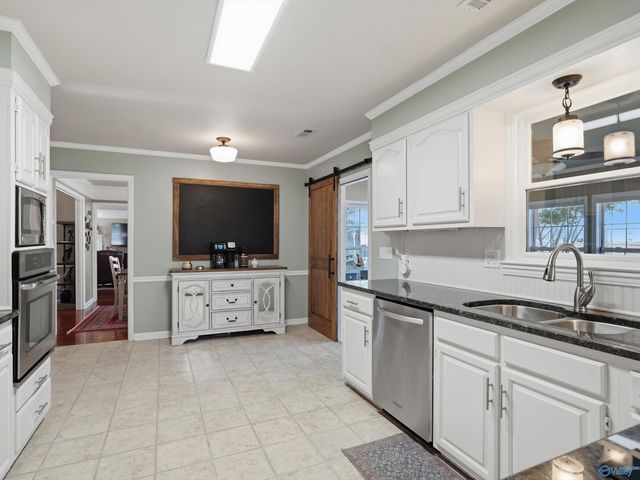 2301 Warwick Avenue SW, Decatur, AL 35603