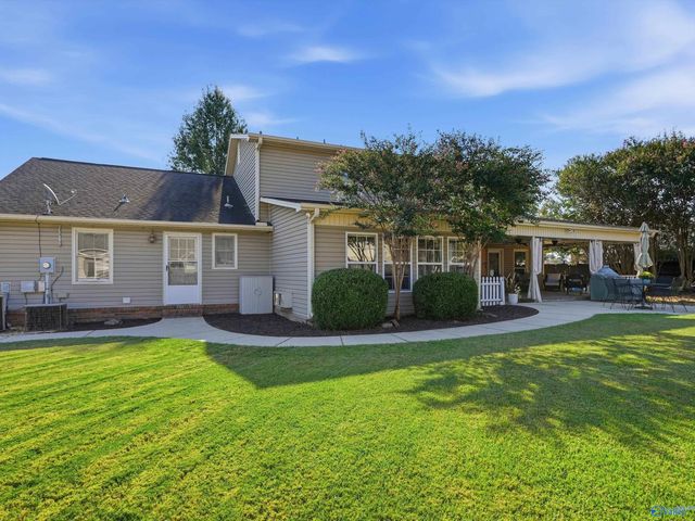 2301 Warwick Avenue SW, Decatur, AL 35603