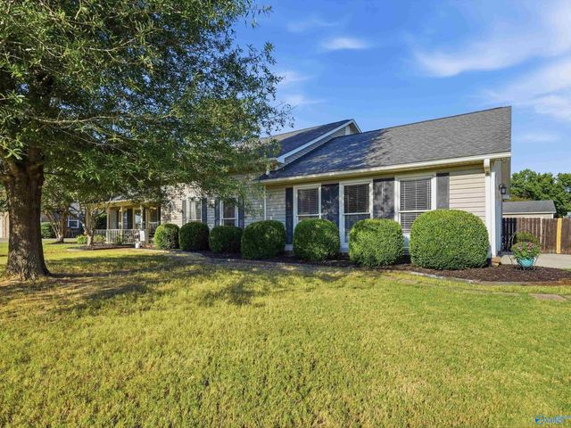 2301 Warwick Avenue SW, Decatur, AL 35603