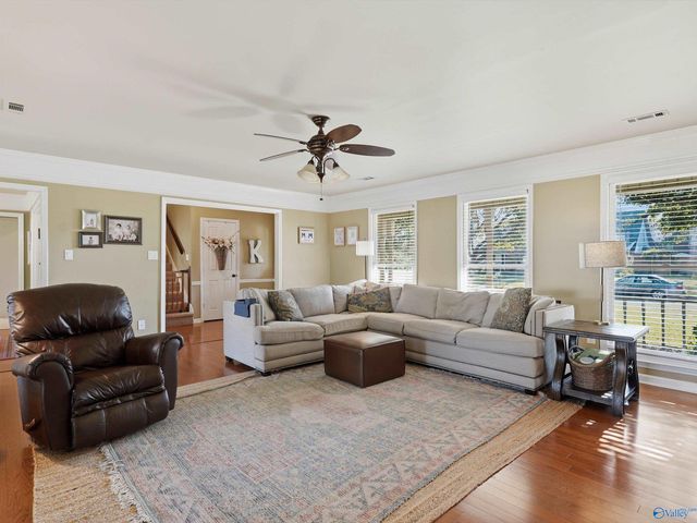 2301 Warwick Avenue SW, Decatur, AL 35603