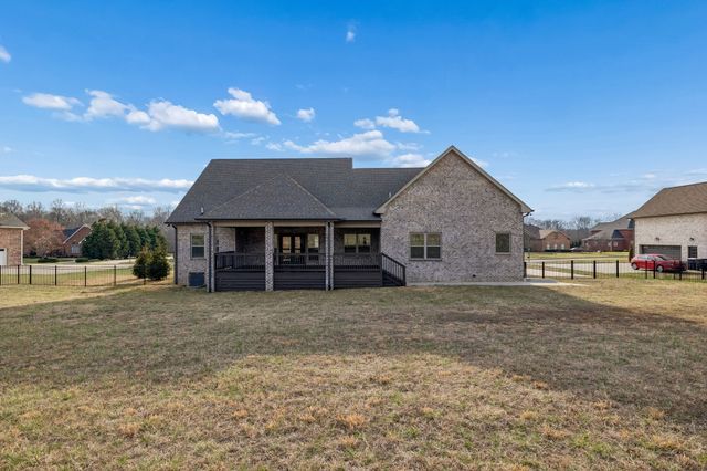 4155 Ironwood Dr, Greenbrier, TN 37073