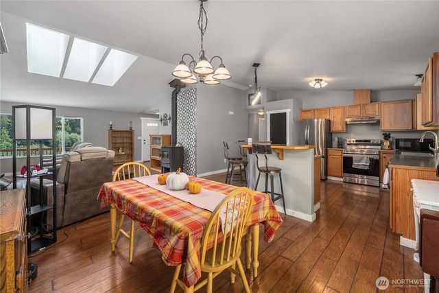 197 Mox Chehalis Road, Elma, WA 98541