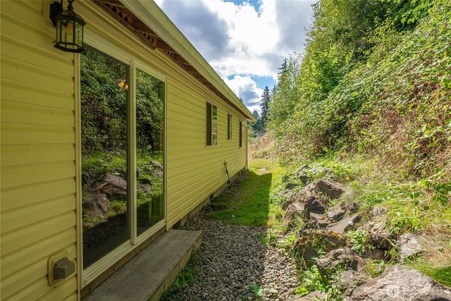 197 Mox Chehalis Road, Elma, WA 98541