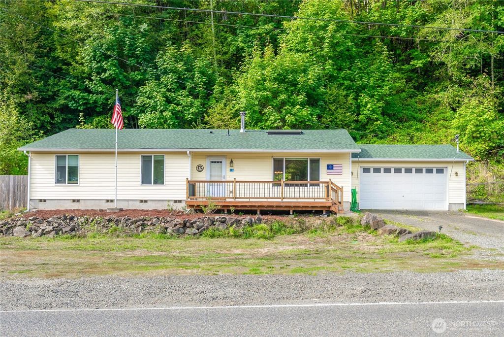 197 Mox Chehalis Road, Elma, WA 98541