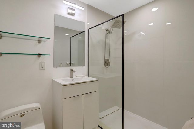 2113 N LINCOLN ST, Arlington, VA 22207