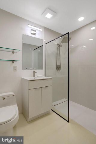 2113 N LINCOLN ST, Arlington, VA 22207