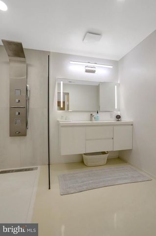 2113 N LINCOLN ST, Arlington, VA 22207