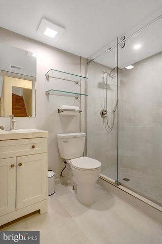 2113 N LINCOLN ST, Arlington, VA 22207