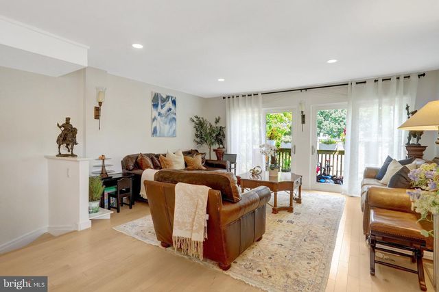 2113 N LINCOLN ST, Arlington, VA 22207