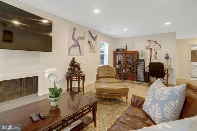 2113 N LINCOLN ST, Arlington, VA 22207