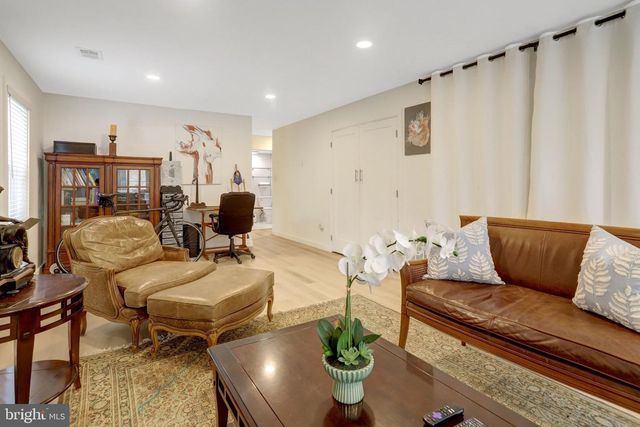 2113 N LINCOLN ST, Arlington, VA 22207