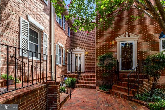 2113 N LINCOLN ST, Arlington, VA 22207