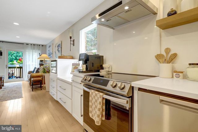 2113 N LINCOLN ST, Arlington, VA 22207