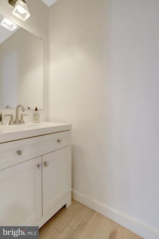 2113 N LINCOLN ST, Arlington, VA 22207