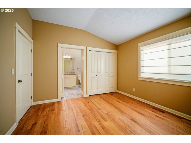 736 Se SAINT ANDREWS Ln, Dallas, OR 97338