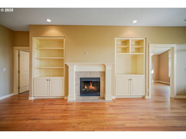 736 Se SAINT ANDREWS Ln, Dallas, OR 97338