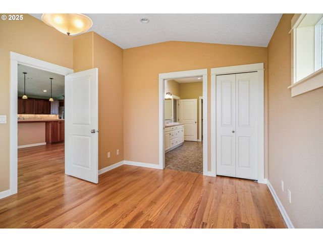 736 Se SAINT ANDREWS Ln, Dallas, OR 97338