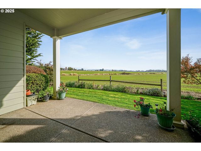 736 Se SAINT ANDREWS Ln, Dallas, OR 97338