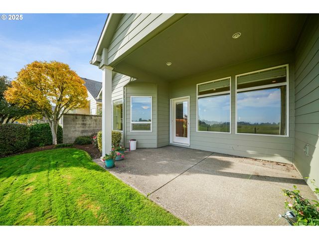 736 Se SAINT ANDREWS Ln, Dallas, OR 97338