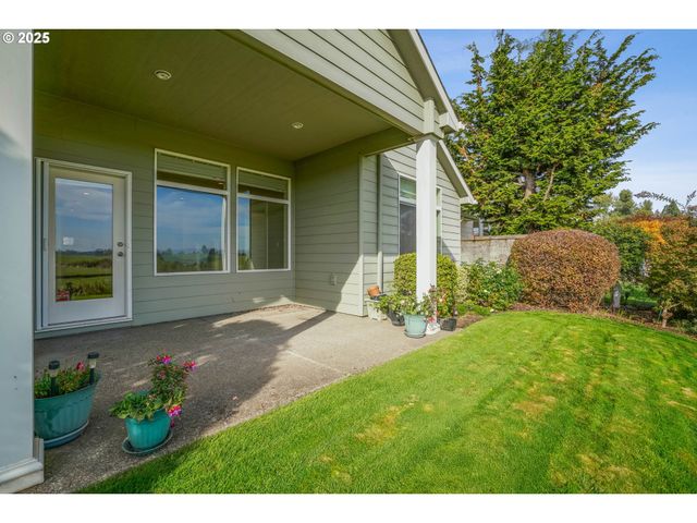 736 Se SAINT ANDREWS Ln, Dallas, OR 97338