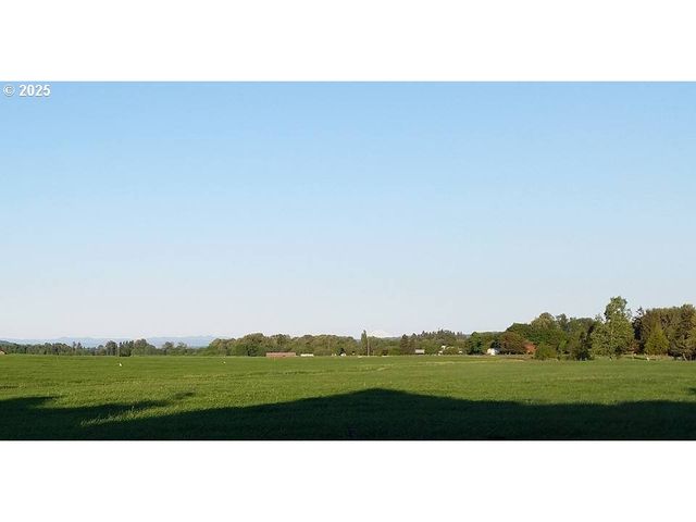 736 Se SAINT ANDREWS Ln, Dallas, OR 97338