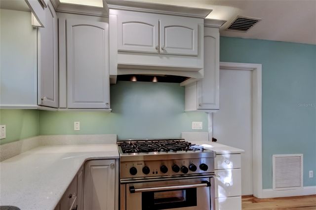 9466 127TH AVENUE, Largo, FL 33773